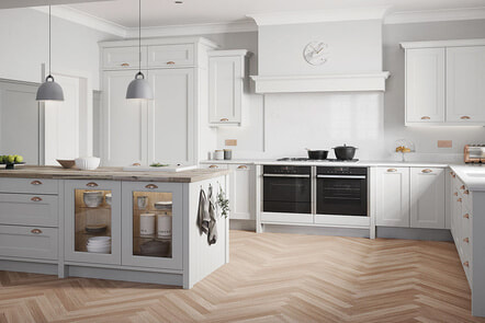 Second Nature Traditional Hand Crafted Elegant Minimal Modern Mornington Painted Shaker Kitchen